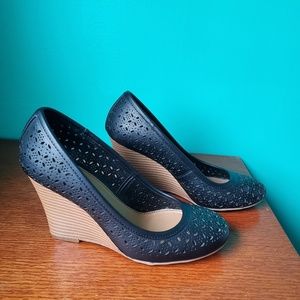 Fergaliciocs Brand New Black Wedges Size 6